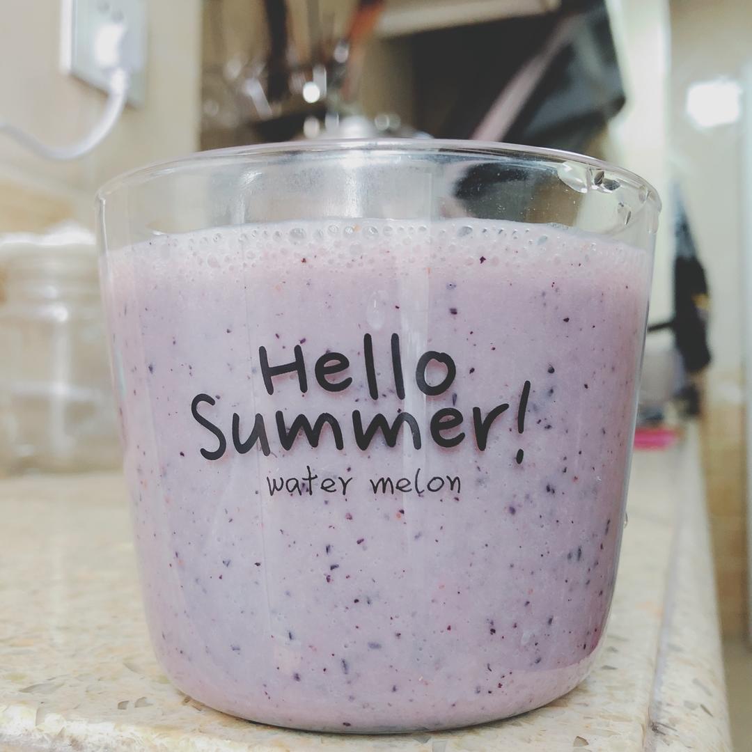 蓝莓香蕉燕麦豆乳