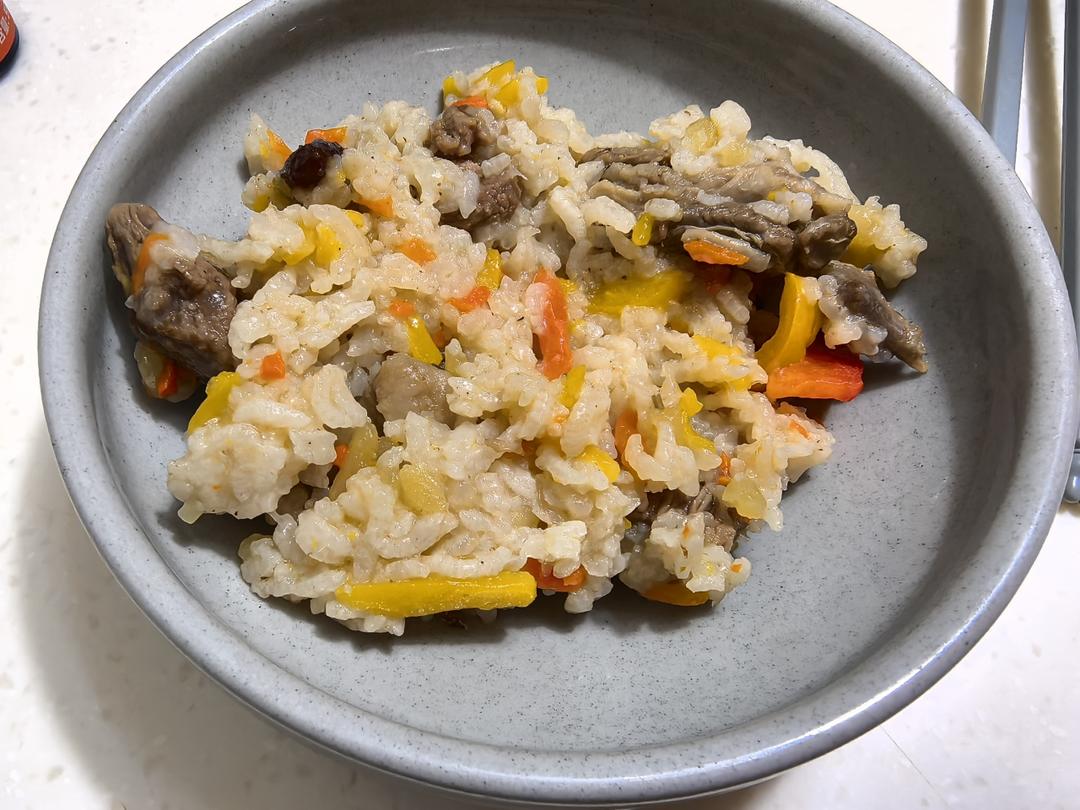新疆羊排抓饭