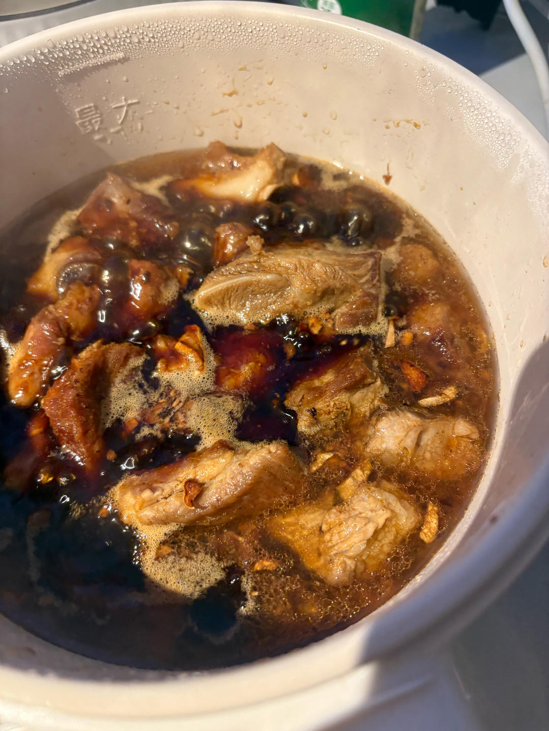 超简单的真香排骨焖饭！馋哭隔壁家小孩儿😋