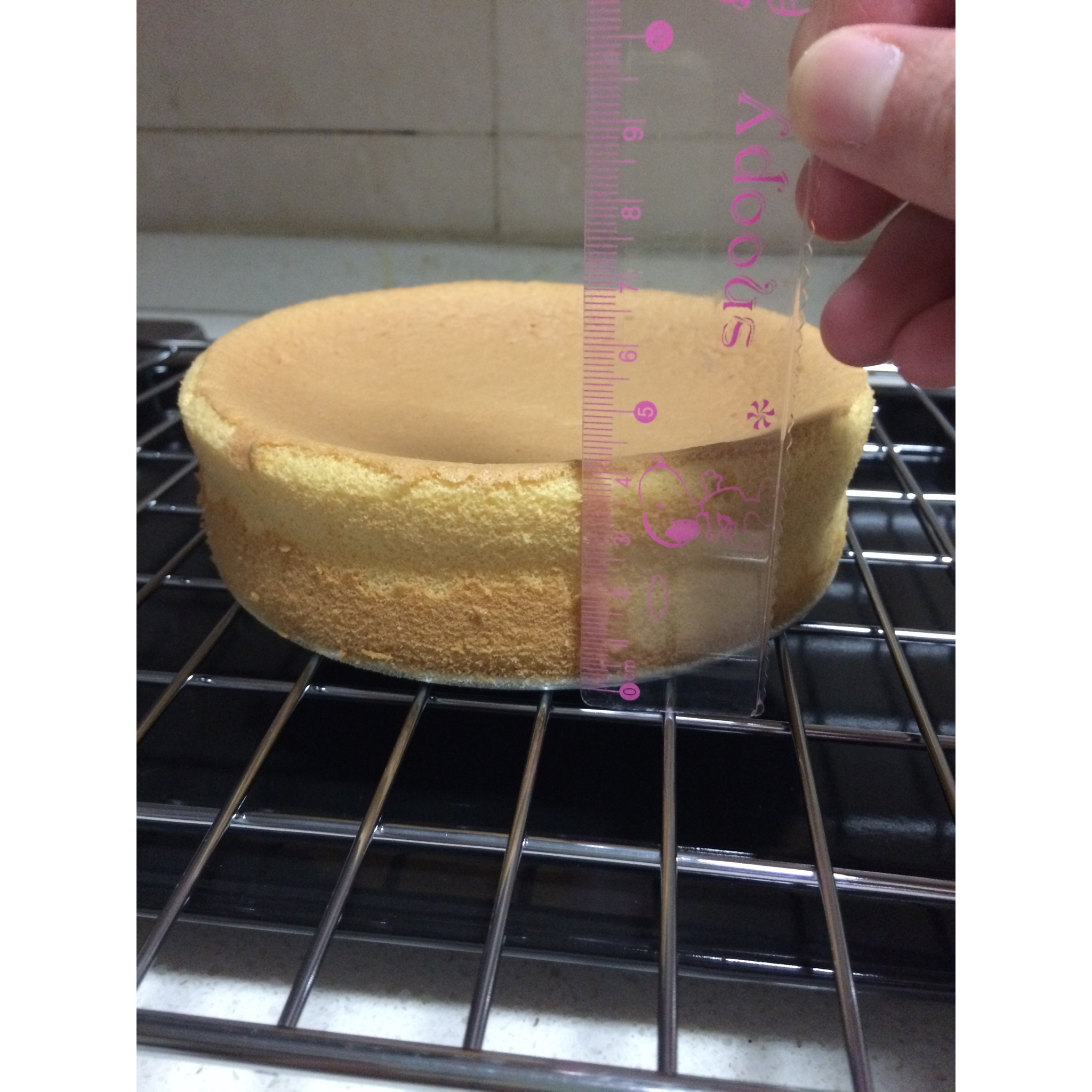 超简单完美戚风蛋糕（6寸2蛋）附打发、翻拌、脱模视频