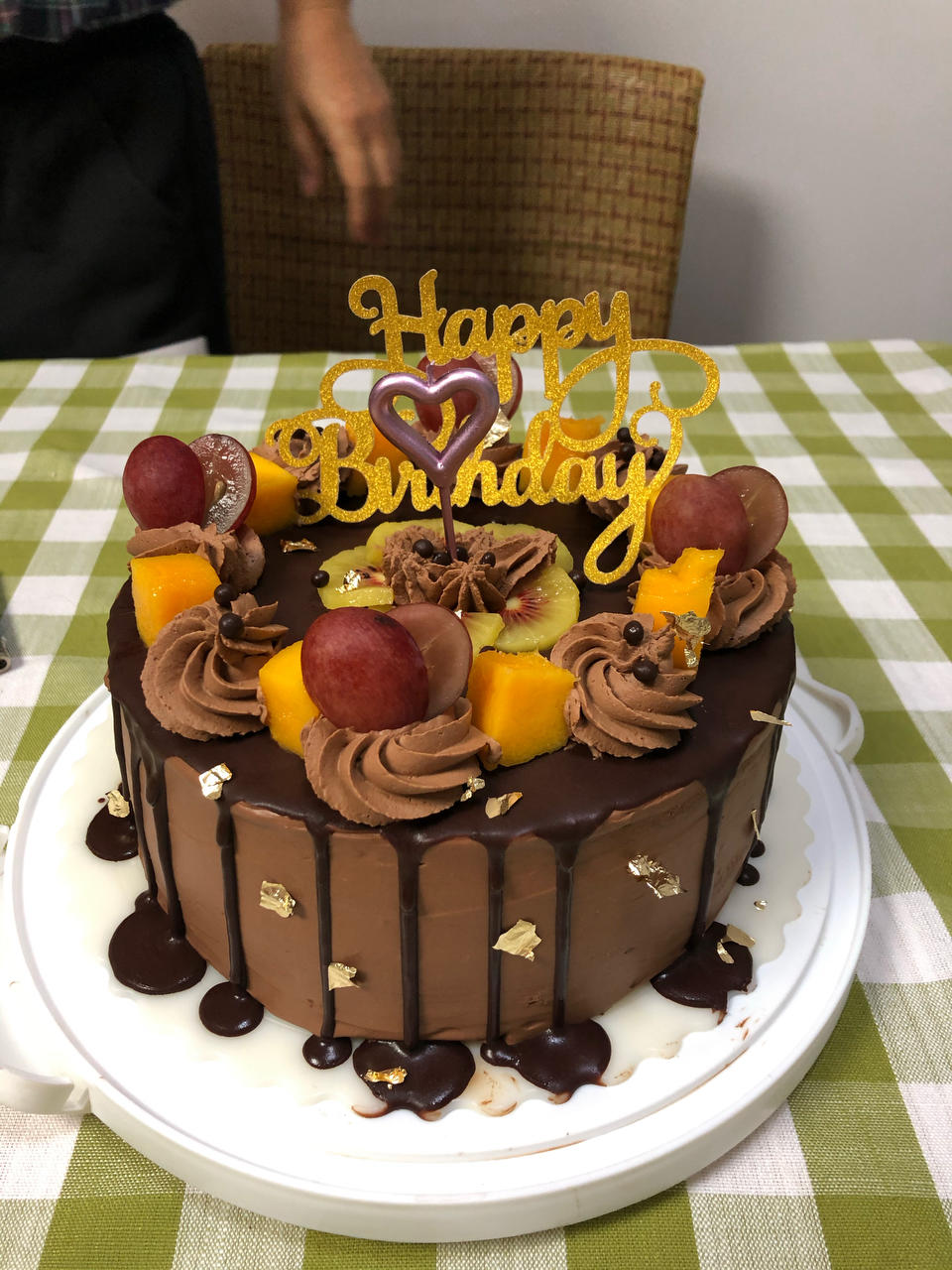 浓郁巧克力淋面奶油蛋糕