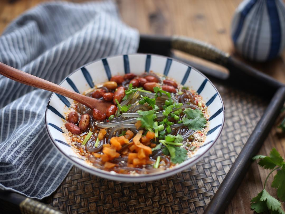 5分钟做好酸辣粉（附带调料比例公式）的做法