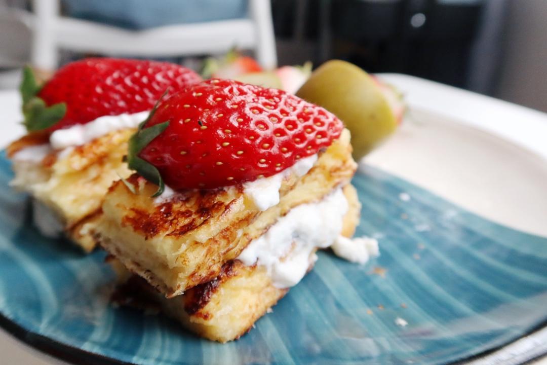 草莓🍓酸奶三明治（超级方便）