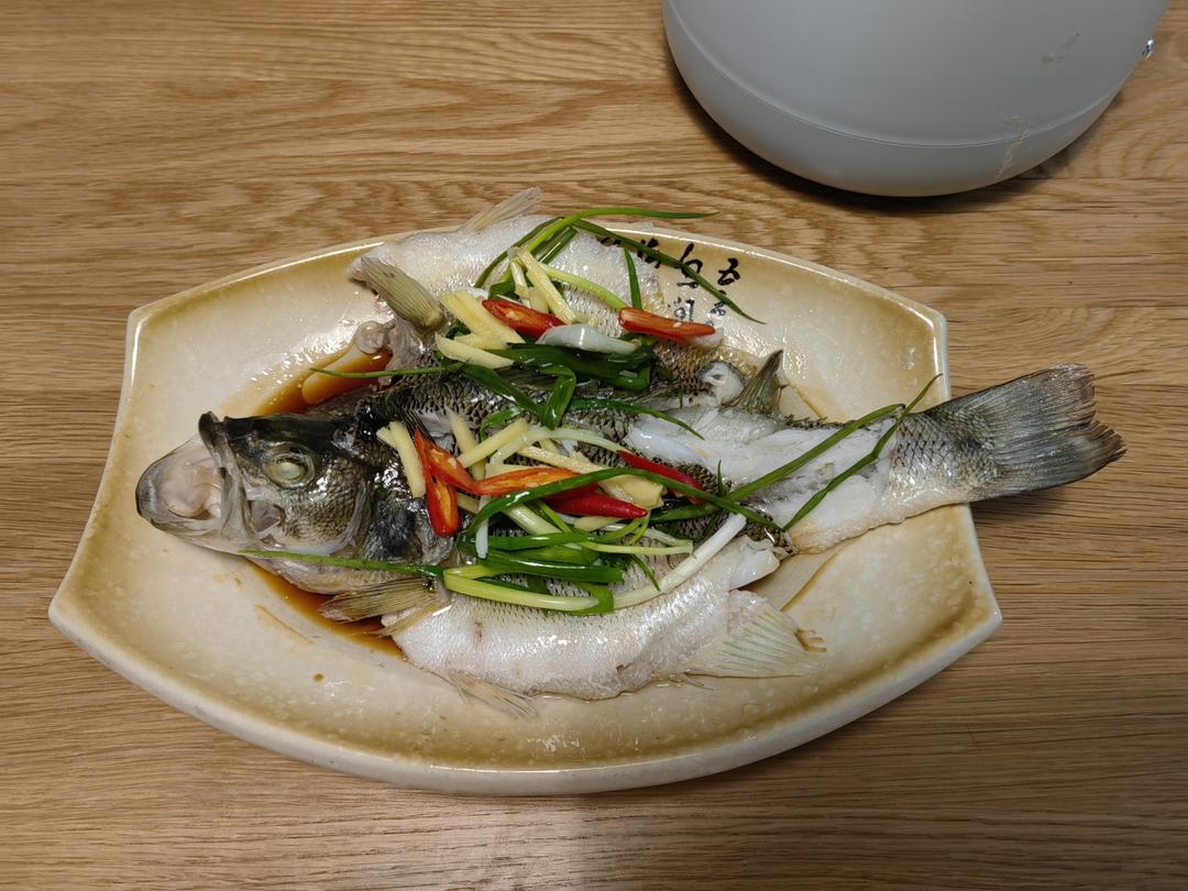 10分钟做 清蒸鲈鱼 （附切鱼图解）
