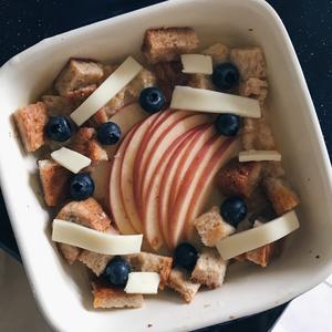 ｛减脂和美食不冲突｝蓝莓爆浆的蛋奶烤苹果吐司的做法 步骤3