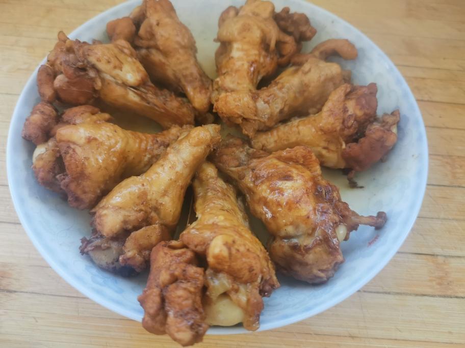 炖鸡翅根的做法