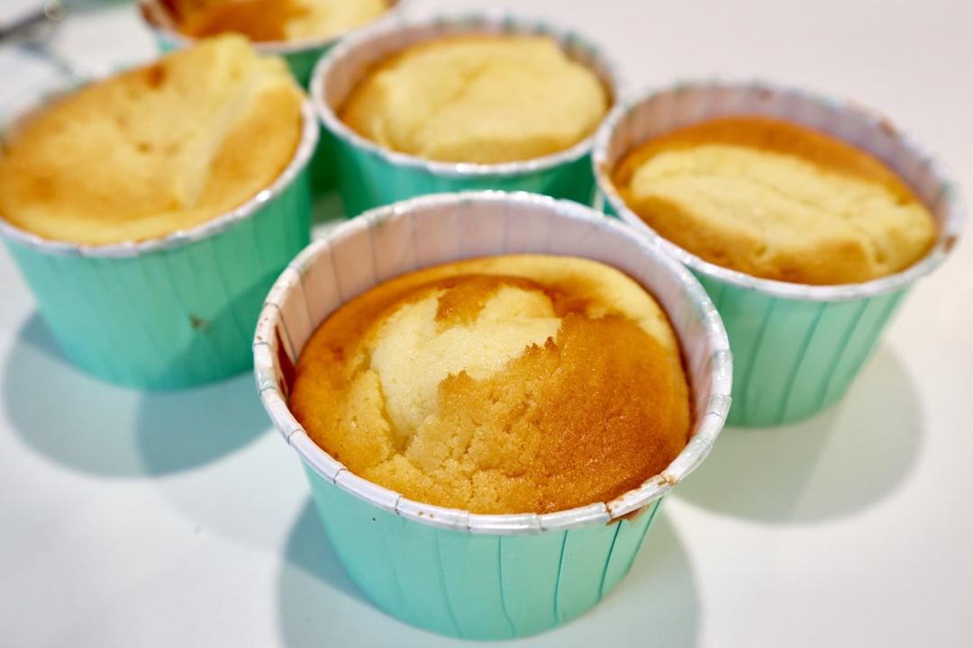 软绵绵戚风纸杯蛋糕