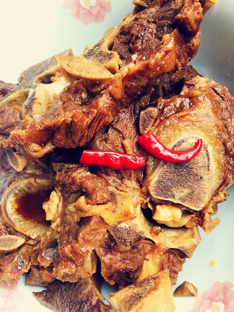 花开半夏hua做的卤牛大骨做法超级简单一瓶卤汁就能完成73还很好吃