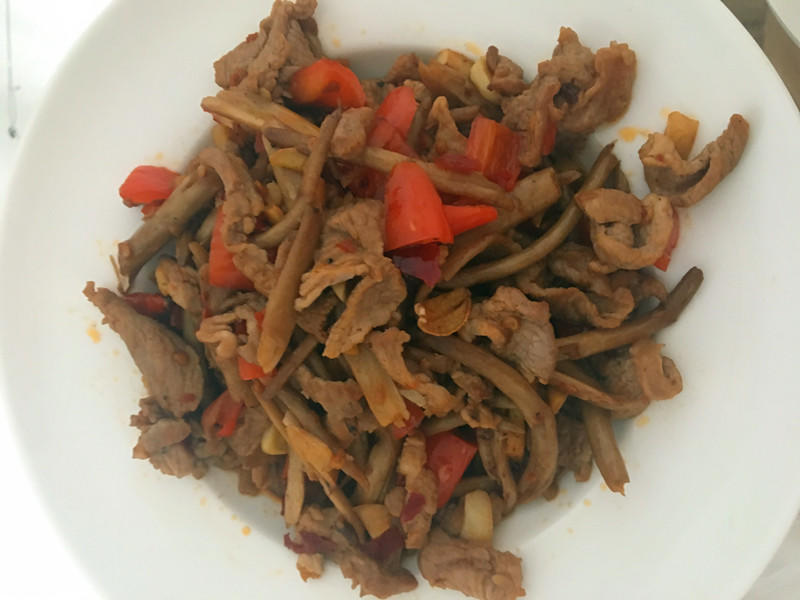 茶树菇炒肉的做法