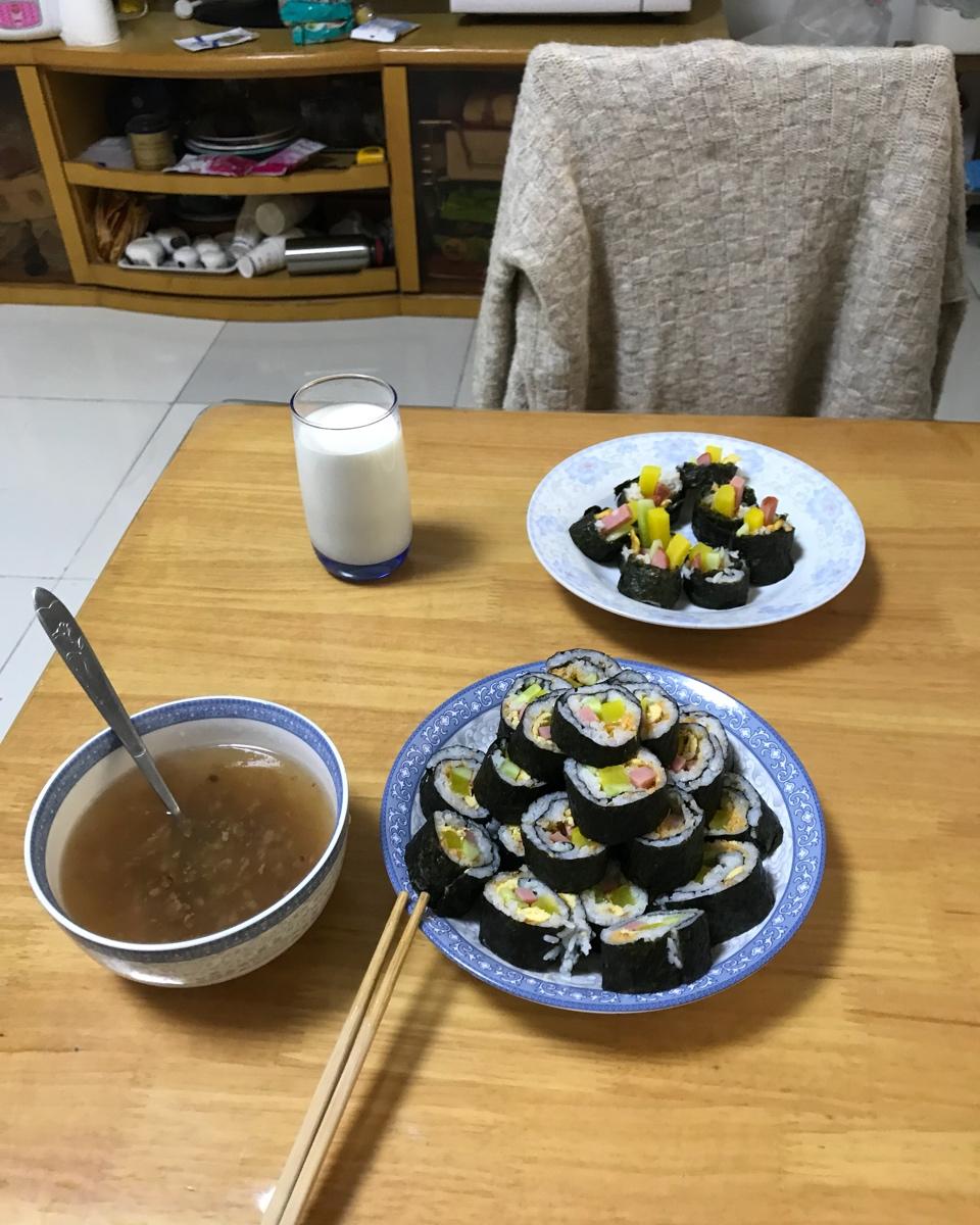 紫菜卷寿司