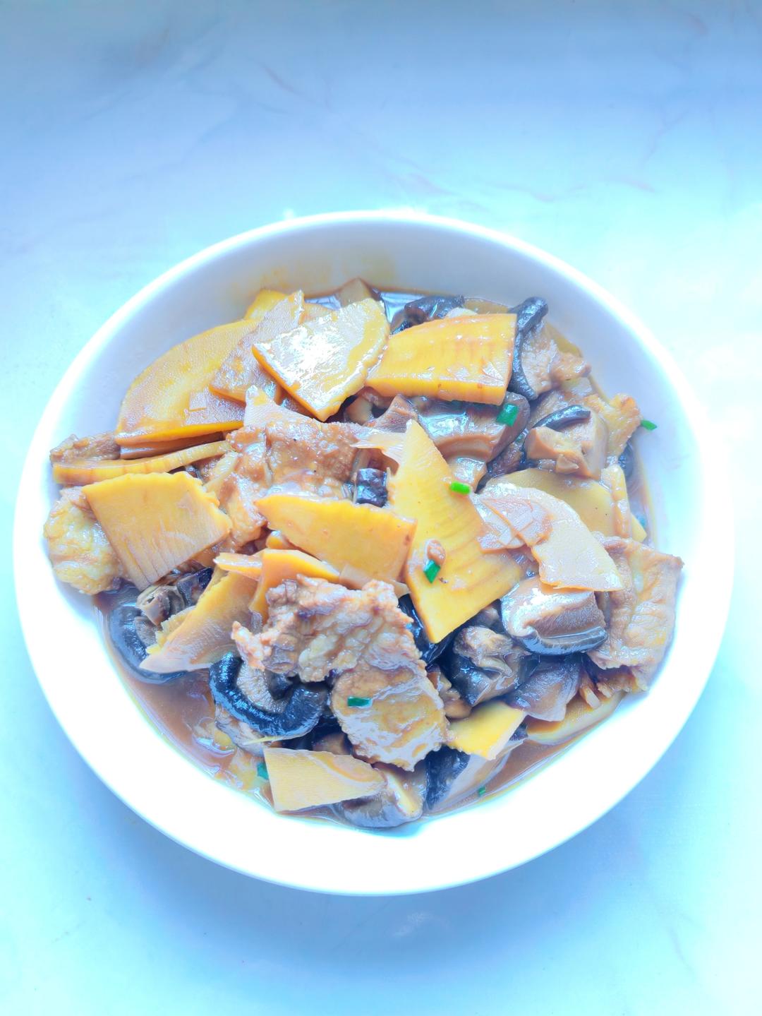 肉炒双冬（冬笋＋冬菇）