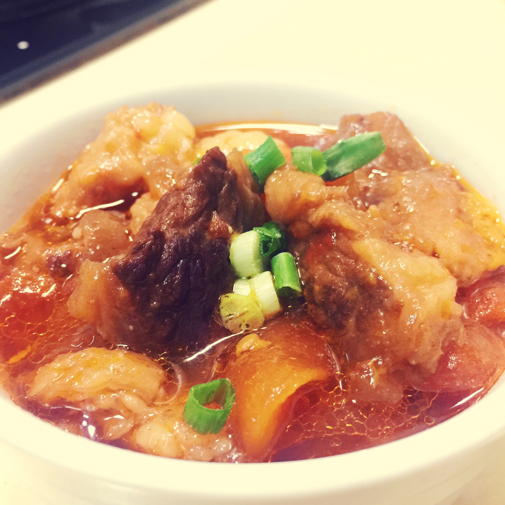 老丁的私房菜-番茄牛腩煲