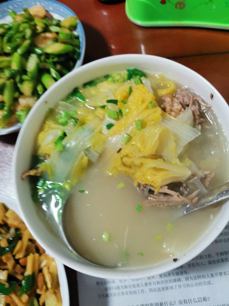 白菜粉丝鸭架汤