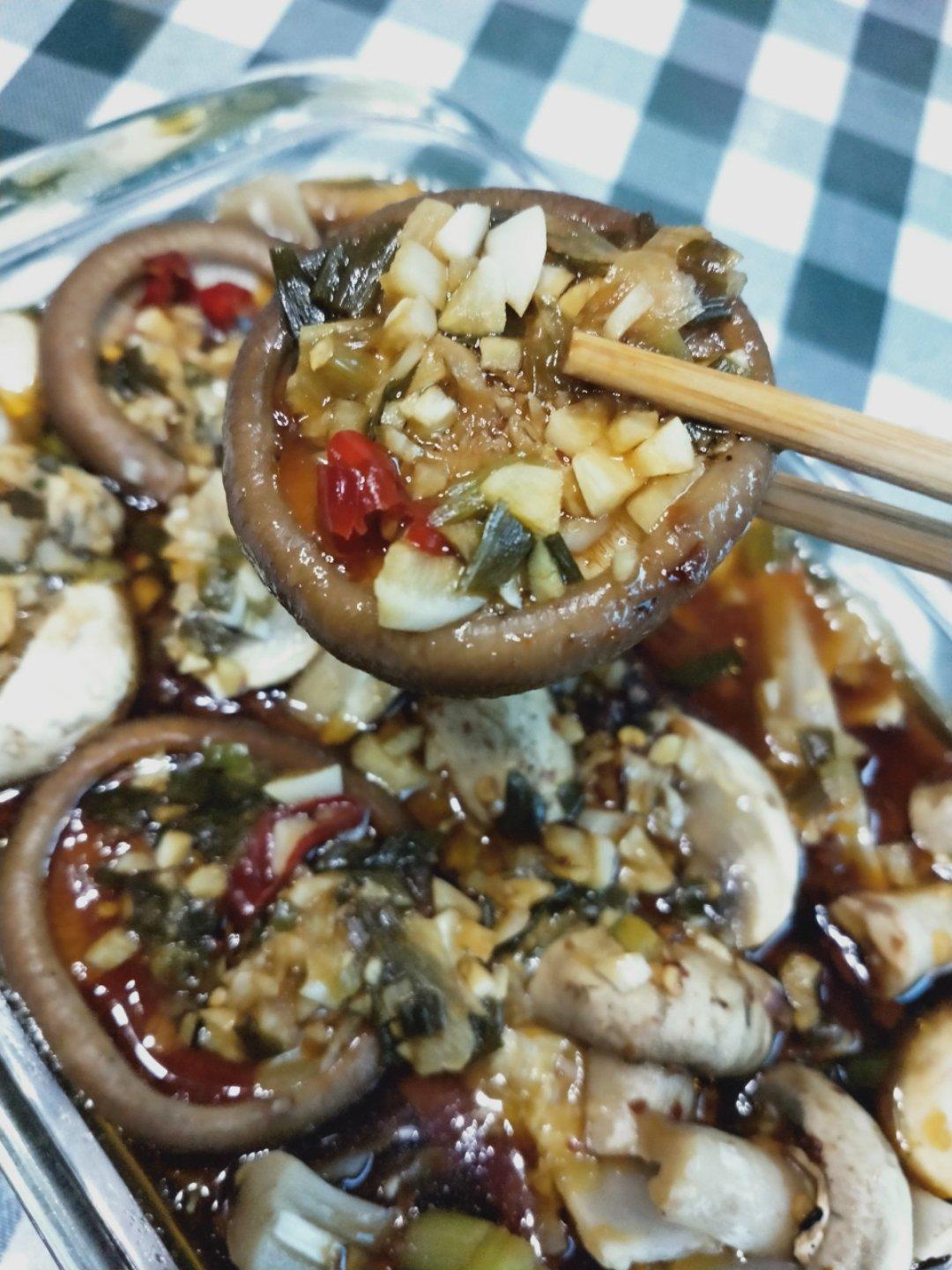 蒜蓉蒸双菇配娃娃菜