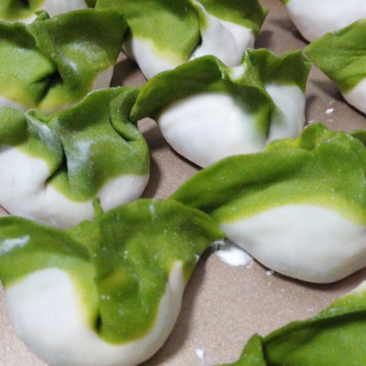 翡翠白玉白菜饺子详细版（附翡翠白玉白菜饺子包法，翡翠白玉饺子皮两种制法，面包机和面，翡翠白玉烧卖，各种馅料搭配）