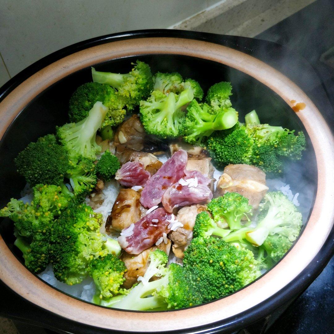腊味排骨煲仔饭