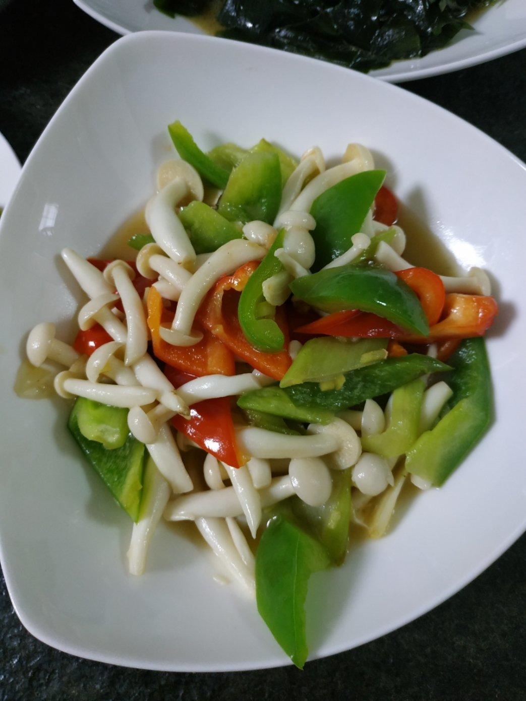 蚝油彩椒白玉菇