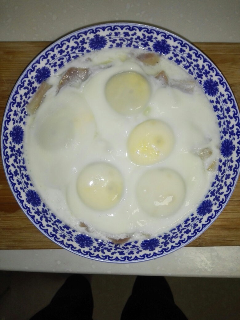 咸肉蒸蛋的做法 步骤3