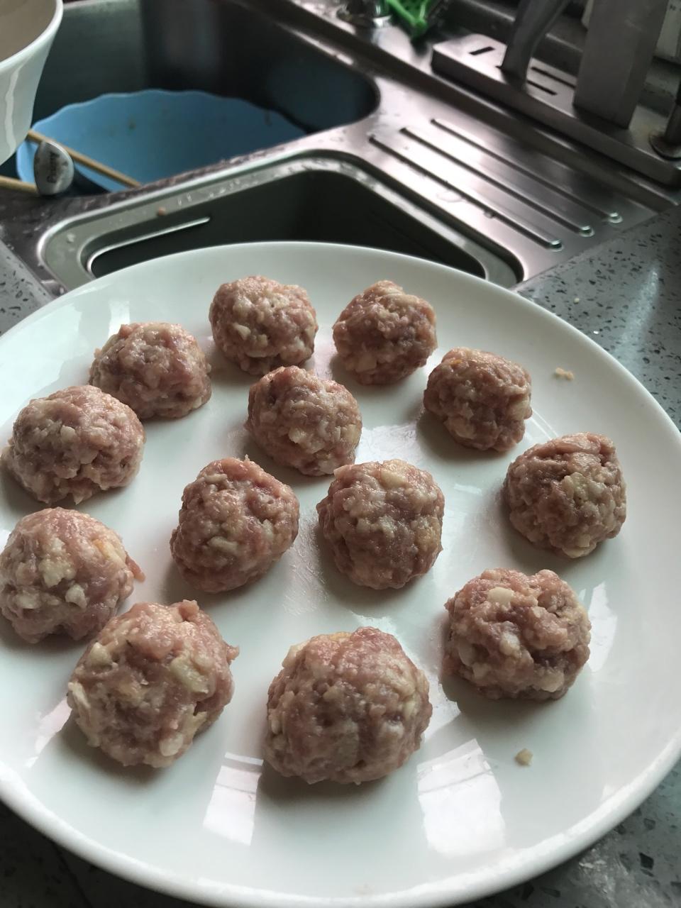 马蹄猪肉丸子
