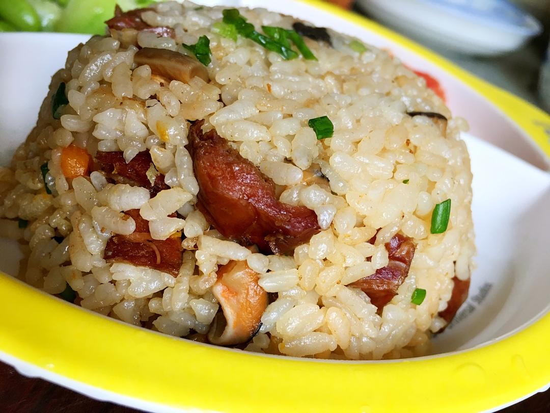 电饭锅版香菇腊肠饭