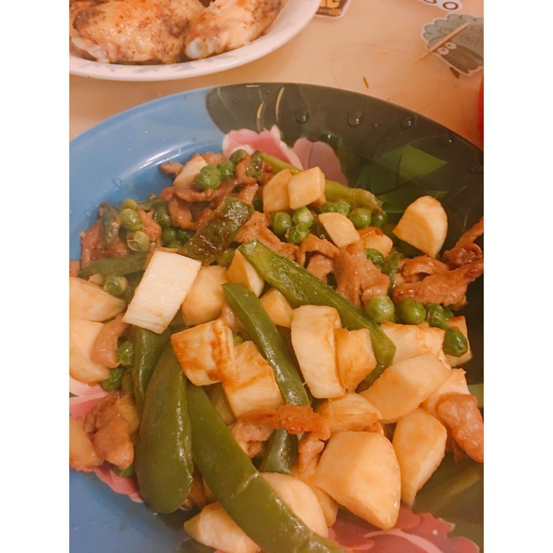 茭白青椒肉丝炒毛豆