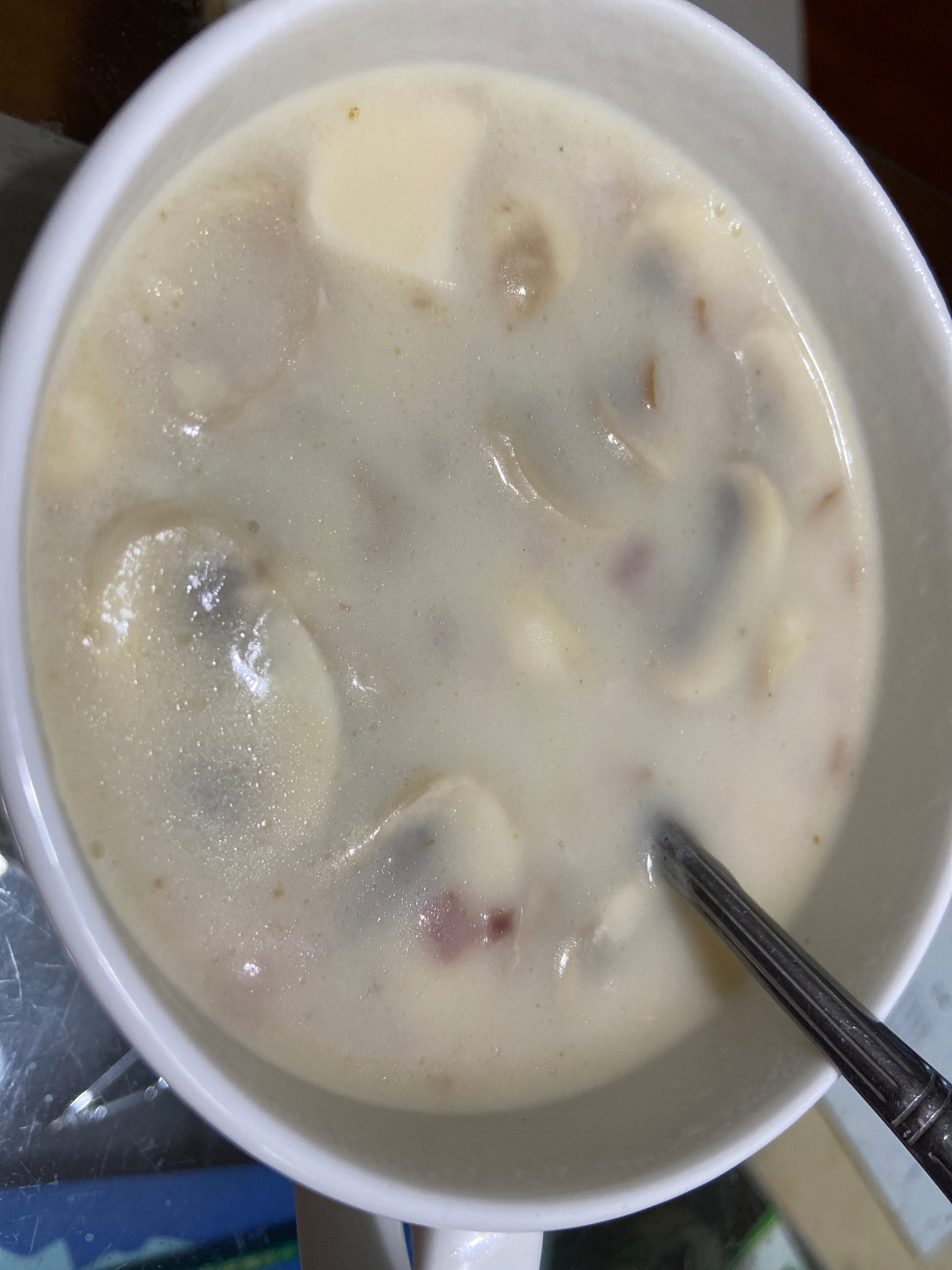 奶油蘑菇浓汤（在家也能喝的美味浓汤）
