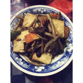 茶树菇烧豆腐