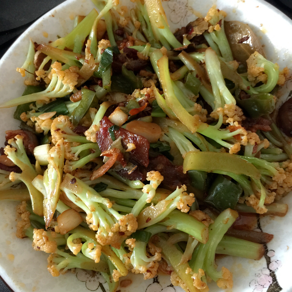 很“浪费”米饭的家常菜之一-------干锅菜花