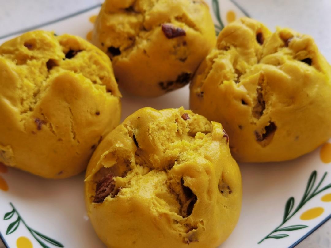 不加一滴水的南瓜开花馒头，纯南瓜泥和面，无需泡打粉，枣香浓郁个个开花