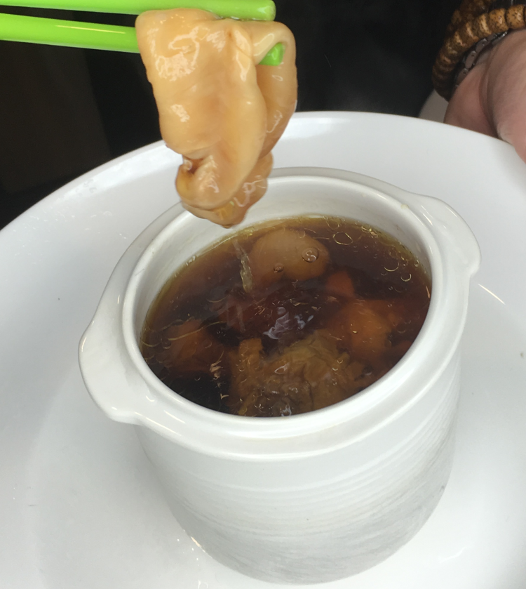 姬松茸花胶炖乌鸡汤的做法