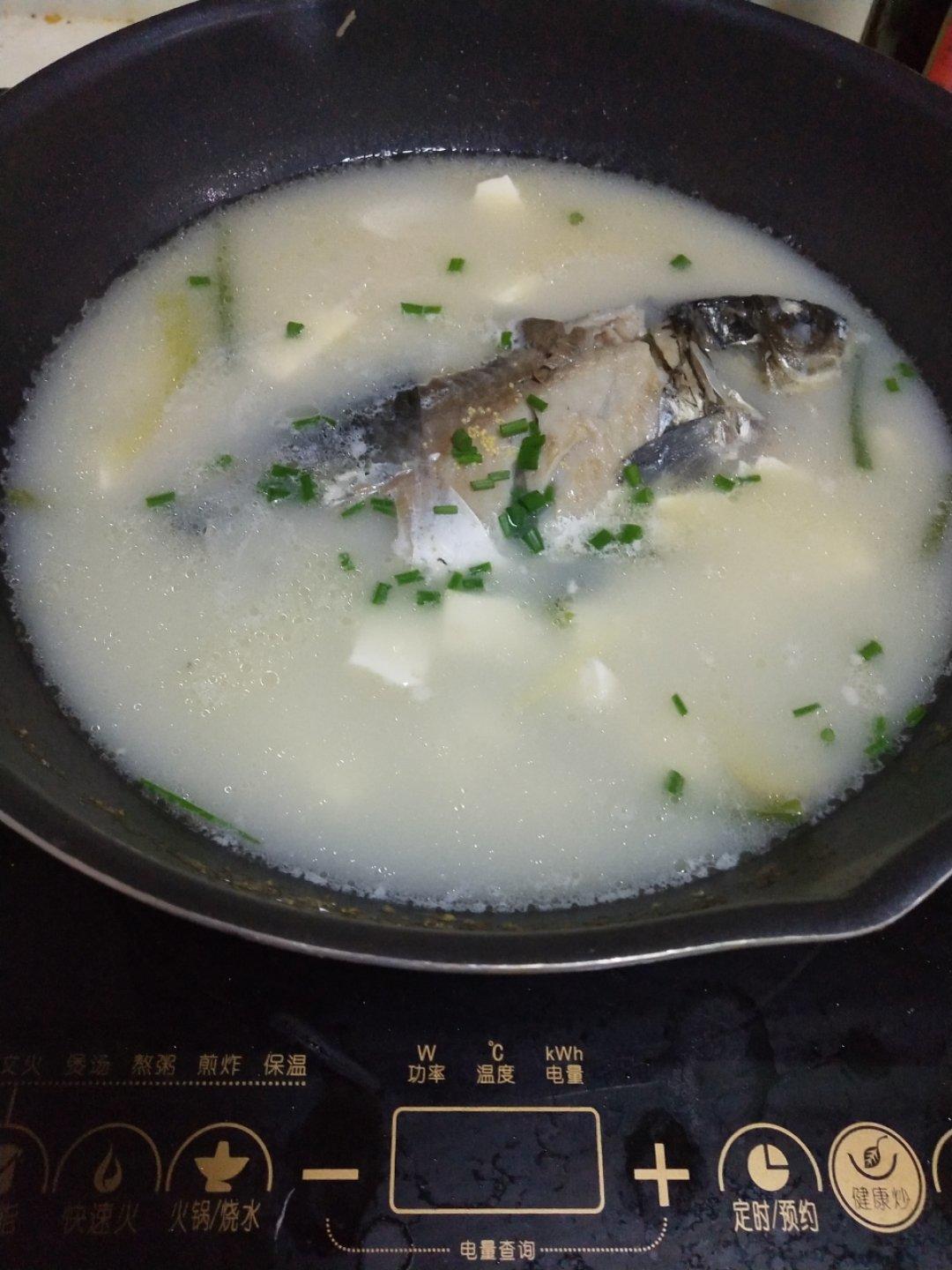 鲫鱼豆腐汤