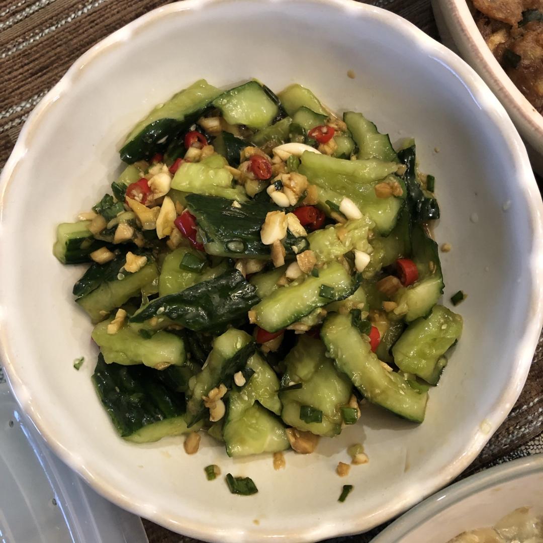 赞不绝口拍黄瓜🥒