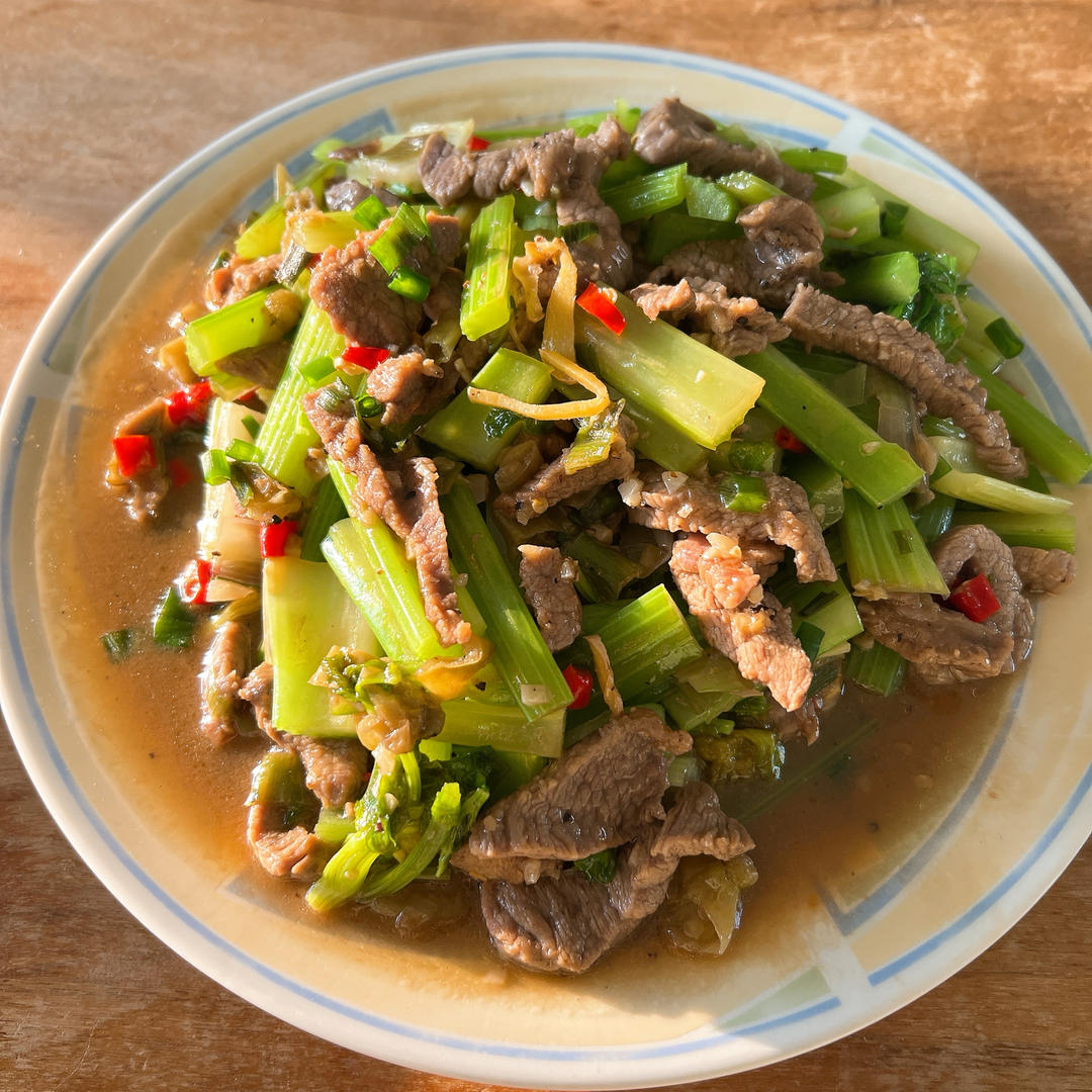 🥙香辣鲜嫩的泡椒牛肉，真的太好吃了，晚上多干了两碗饭🍚🍚，酸酸辣辣开胃的下饭菜