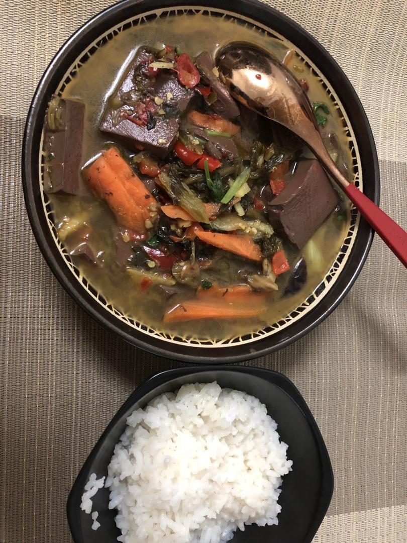 酸辣鸭血汤