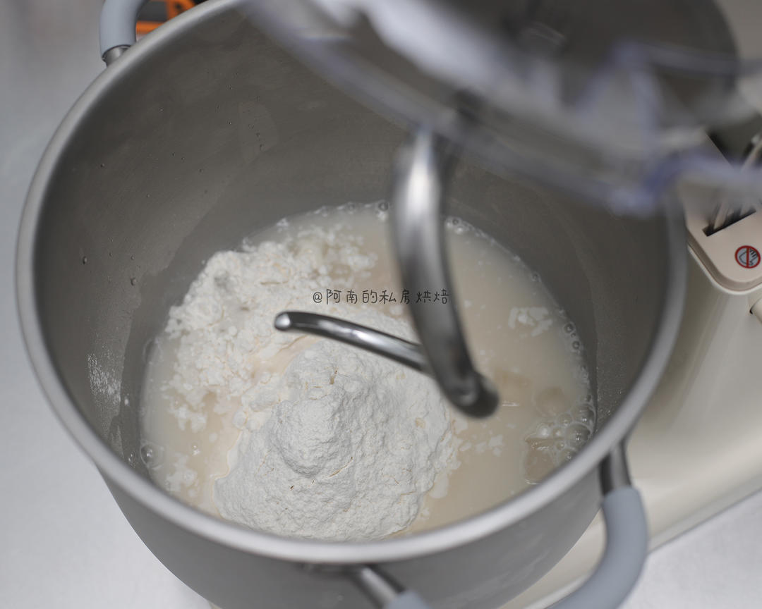 纯奶手撕吐司的做法 步骤1