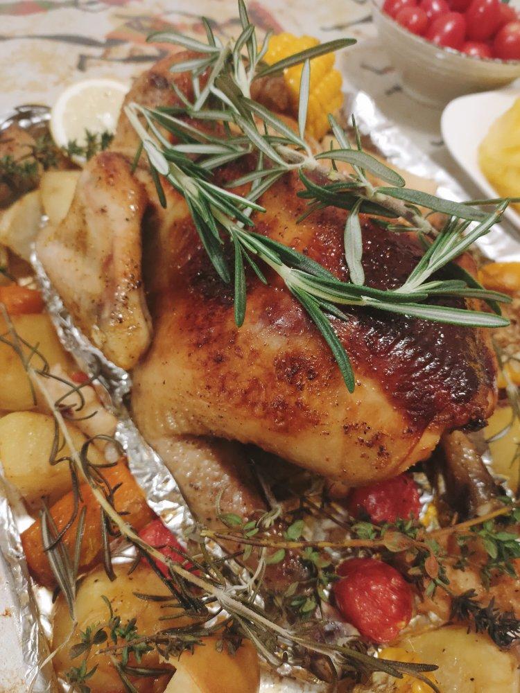 感恩节柠檬百里香烤鸡配蔬菜（圣诞烤鸡通用食谱）