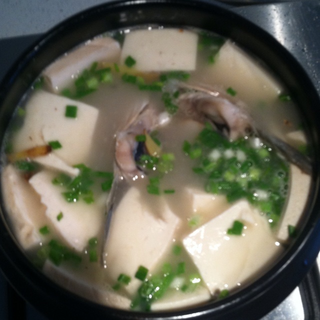 鲫鱼头豆腐汤