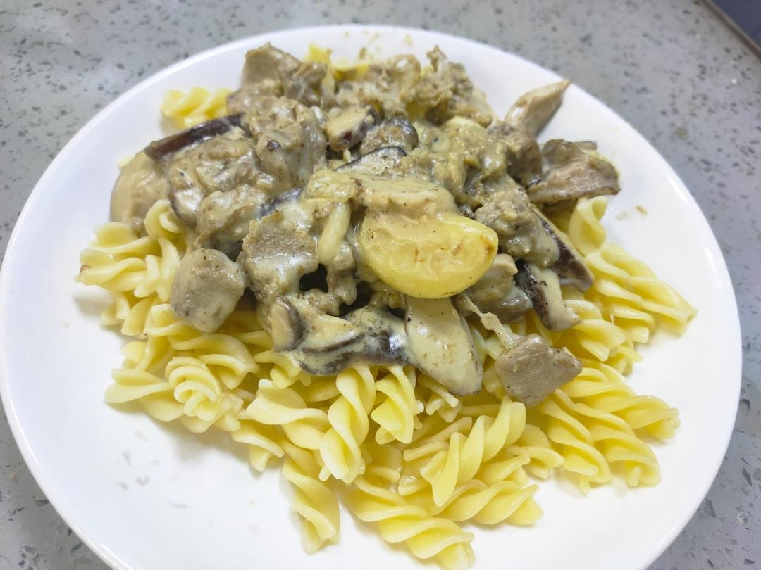 奶油蘑菇意面🍝(我的本命意面！😍)