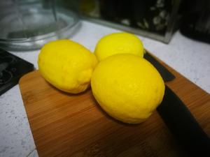 柠檬酒的做法 步骤2