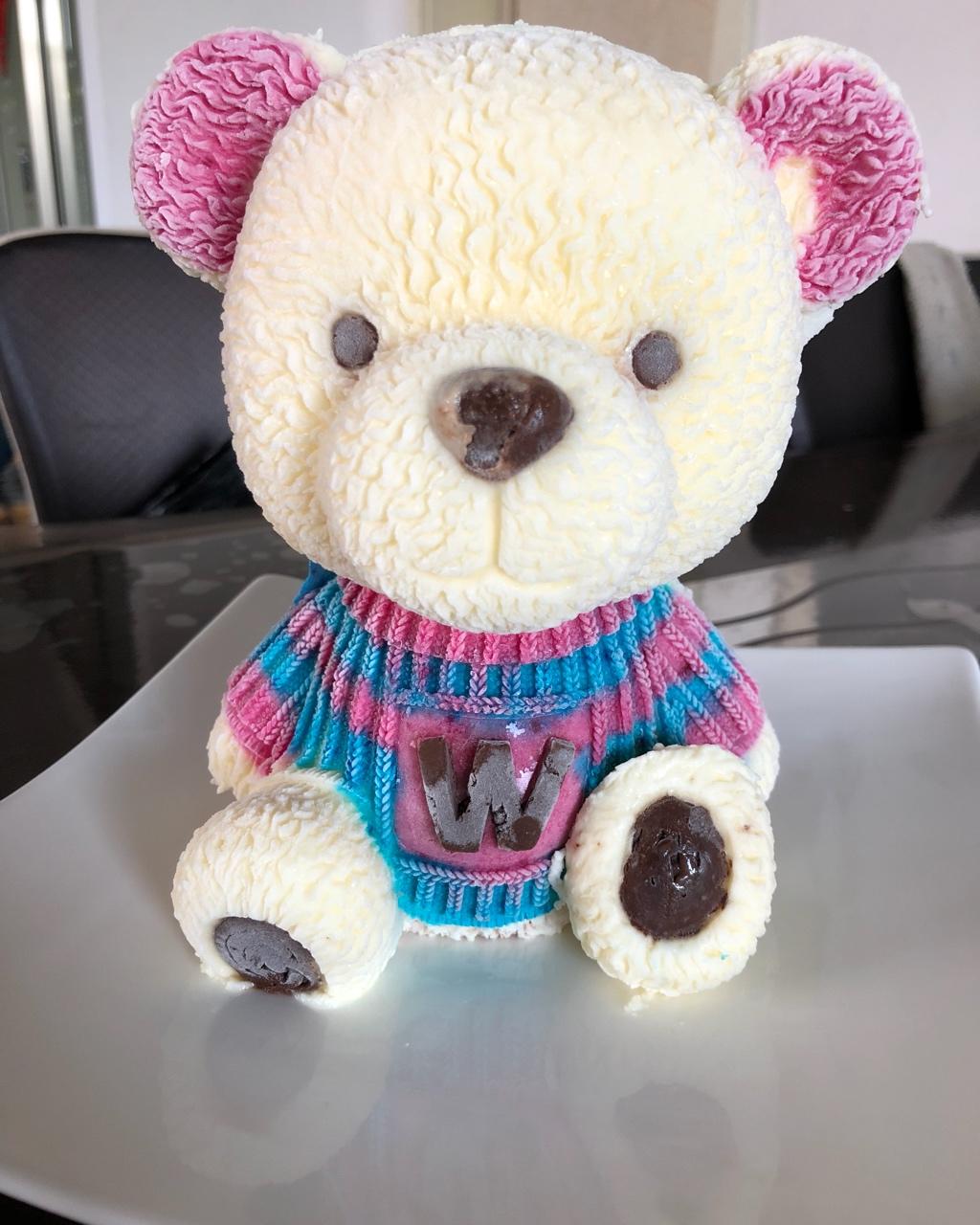 浩晰甜妈做的立体小熊蛋糕