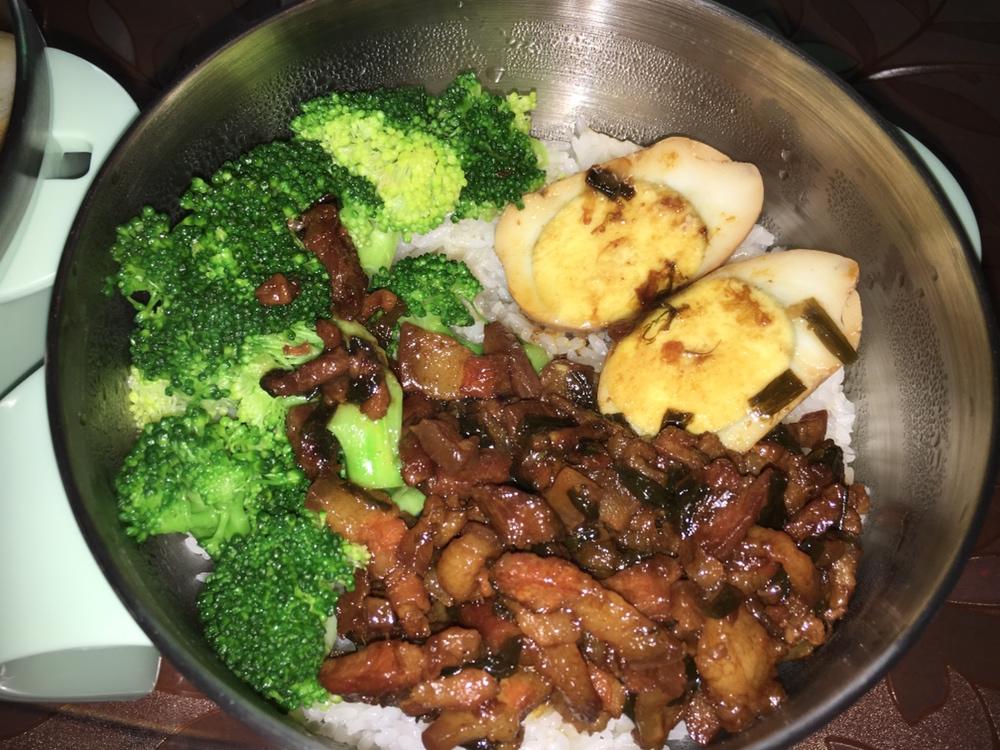 视频菜谱：【无油卤肉饭】