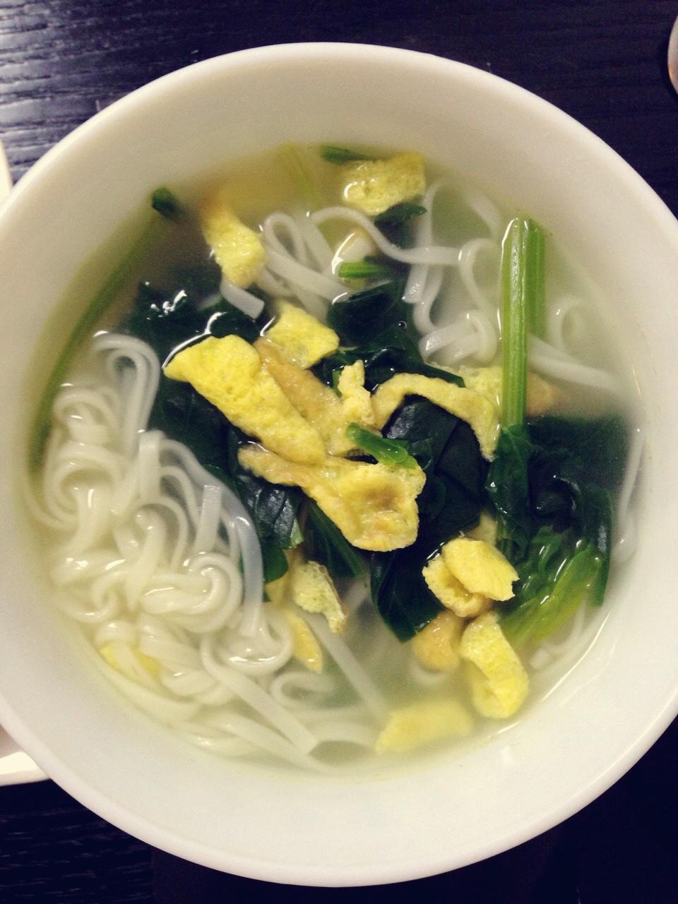 菠菜蛋丝面的做法