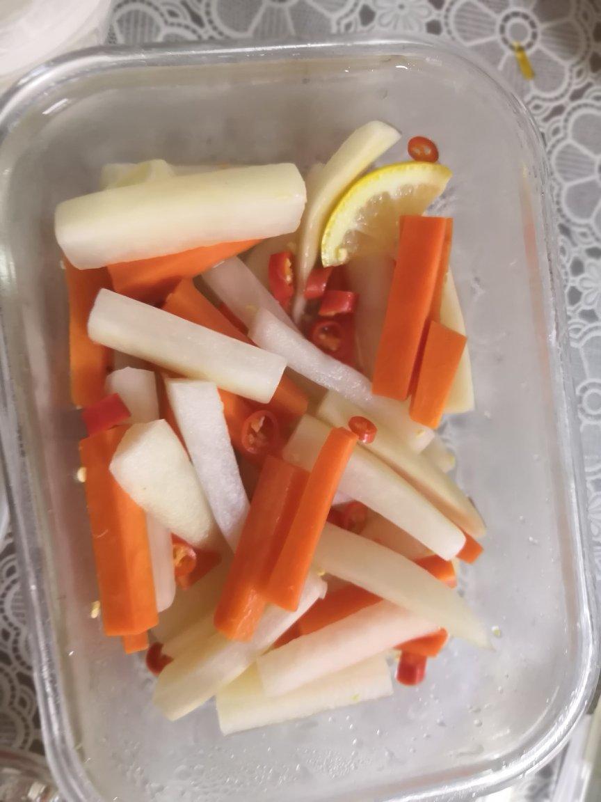 脆爽萝卜丁（开胃小菜）
