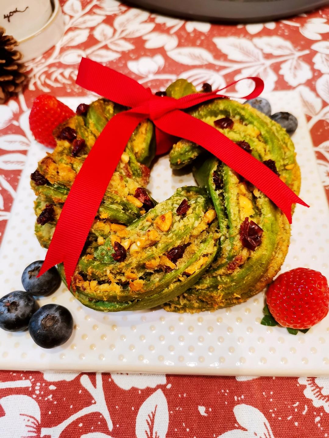 抹茶蔓越莓花环面包