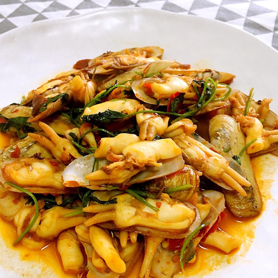 花生妈de小厨房做的厨师长教你:"香辣花甲"的家常做法,好吃的停不下来