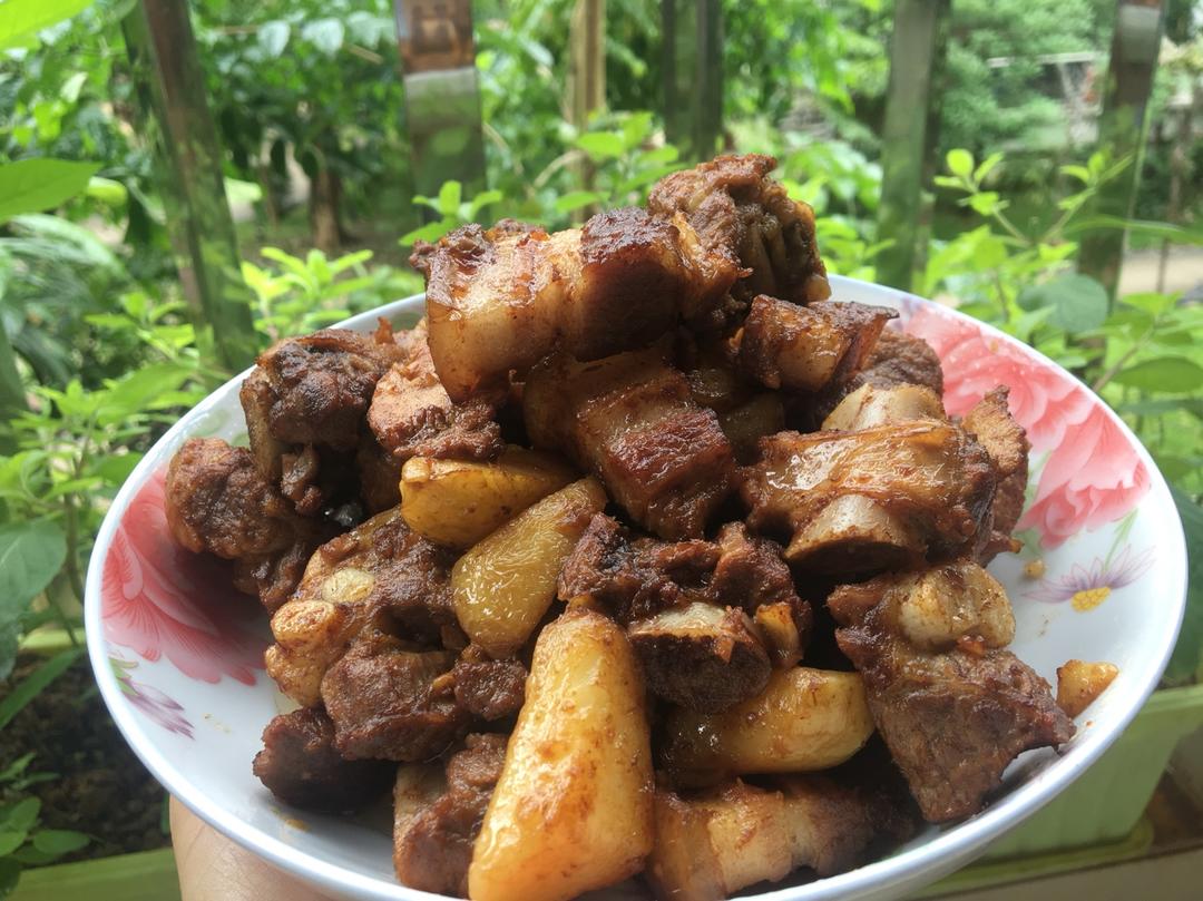 土豆烧排骨