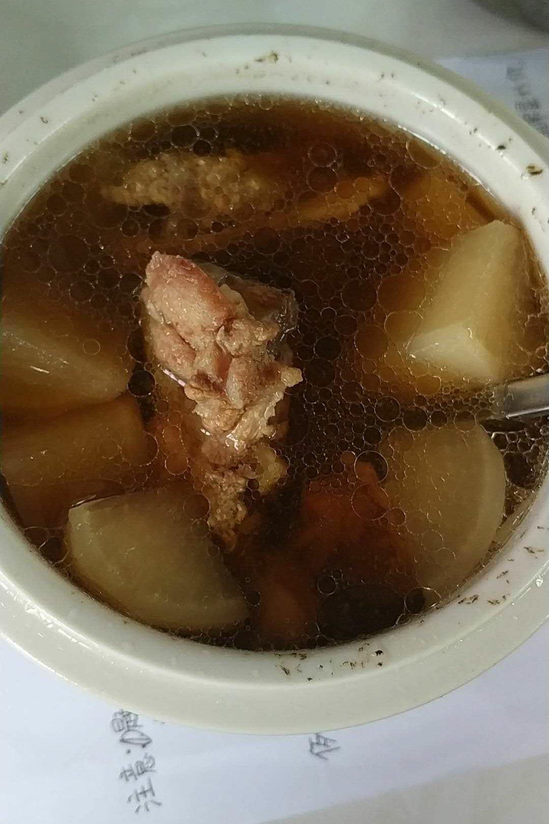 白萝卜枸杞排骨汤