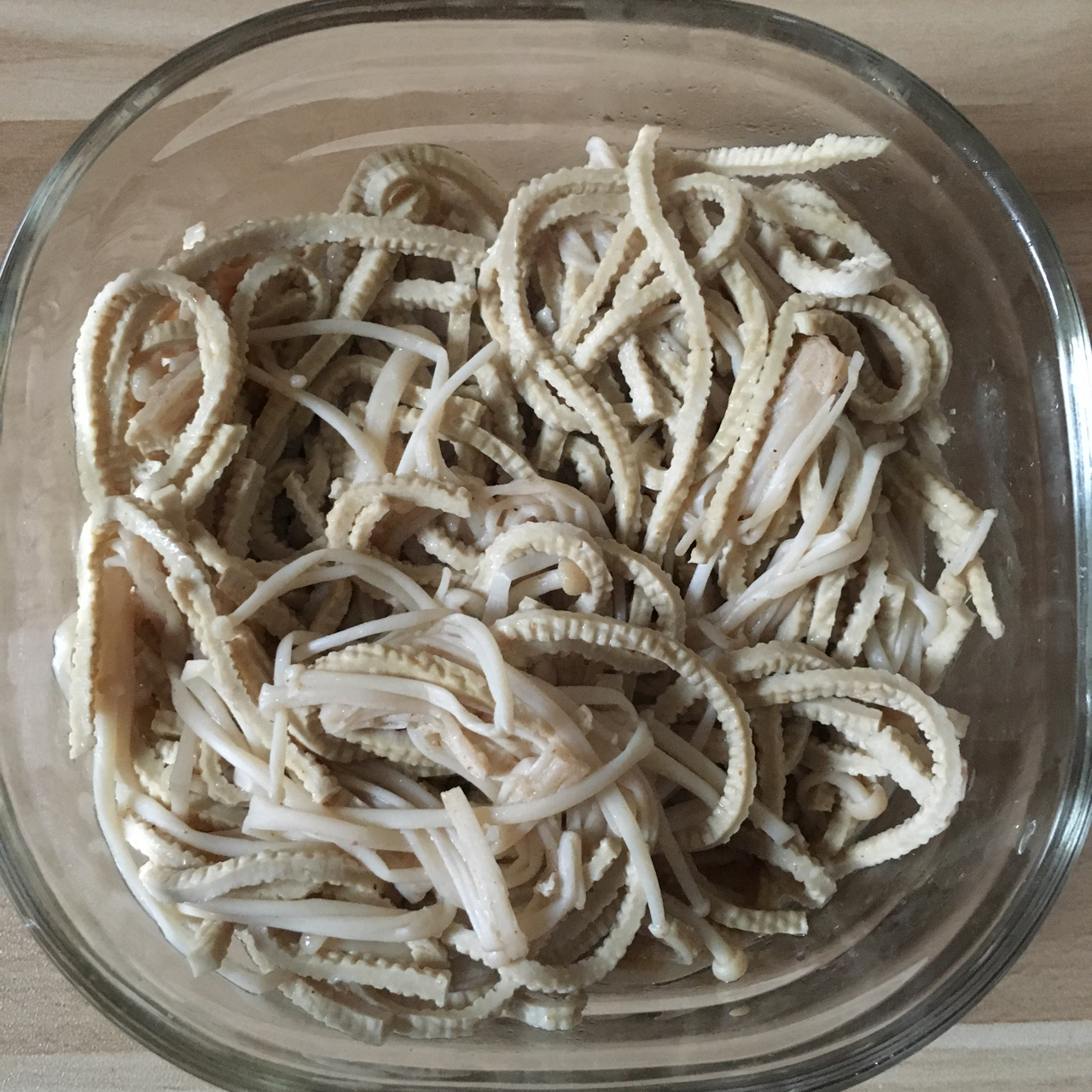 金针菇拌豆腐丝