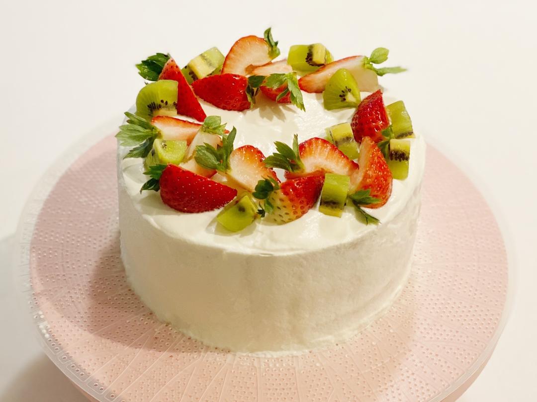 草莓奶油蛋糕/基础戚风胚，徒手脱模剖片及抹面挤花/「戚风及其衍生」烘焙视频蛋糕篇1