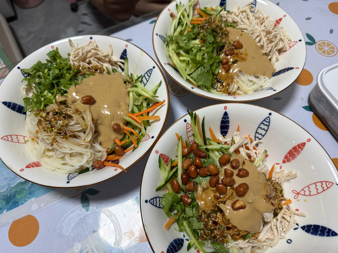 鸡丝凉面(快手菜)